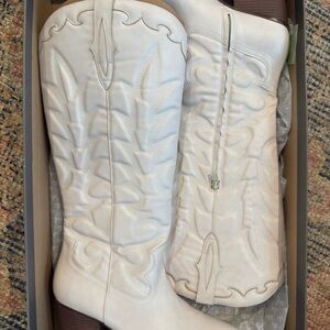 Crown Vintage Cream Heeled Boots